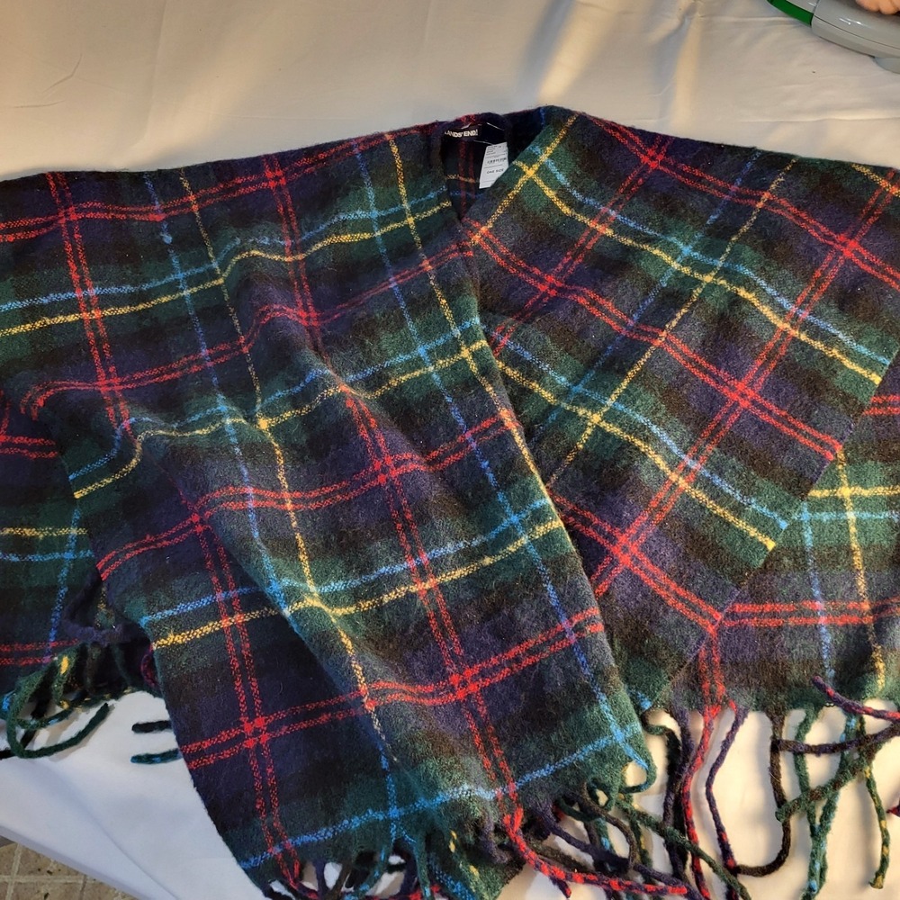 NWT Lands' End Women's One Size Shawl Wrap Navy Plaid Acrylic Knit Fringe